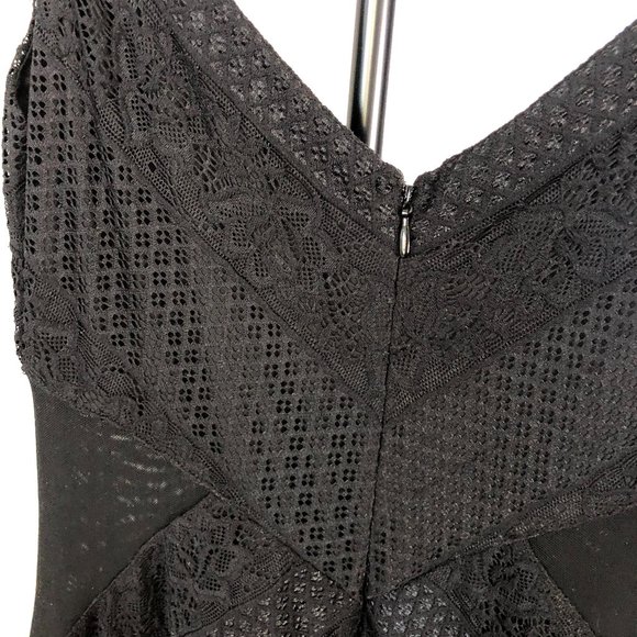 GUESS Black Textured Stretch Cocktail Dress - Picture 11 of 12